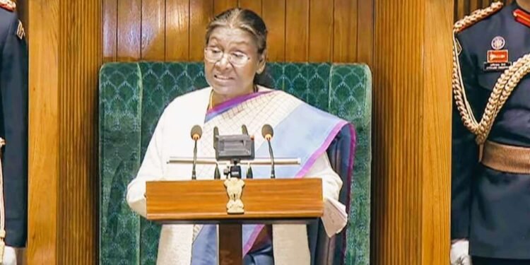 राजकारणाच्या पलिकडे जाऊन काम करण्याची गरज- राष्ट्रपती