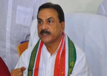 नसीम खान यांचे मुख्यमंत्री एकनाथ शिंदे व उपमुख्यमंत्री देवेंद्र फडणवीस यांना पत्र