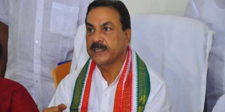 नसीम खान यांचे मुख्यमंत्री एकनाथ शिंदे व उपमुख्यमंत्री देवेंद्र फडणवीस यांना पत्र