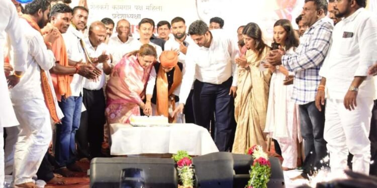 मतदारसंघातील तुम्हा सर्वांचा माझ्यावरचा प्रचंड विश्वास व प्रेमामुळेच मला समाजसेवेसाठी अधिक बळ मिळते : सौ.आशाताई शिंदे