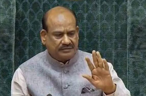 लोकसभेत शपथविधी दरम्यान घोषणाबाजीनंतर अध्यक्षांकडून नियमात बदल