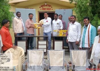 गट ग्रामपंचायत नांदखेडा जिल्हा परिषद शाळेमध्ये  आज १५ वित्त आयोगाच्या माध्यमातून जिल्हा परिषद शाळा नांदखेडा यांच्यासाठी कपाट टेबल खुर्च्या फॅन व अन्य फर्निचर देण्यात आले .