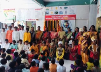 आषाढी एकादशी निमित्त परतुरात चिमुकल्याची विठ्ठल गजर दिंडी