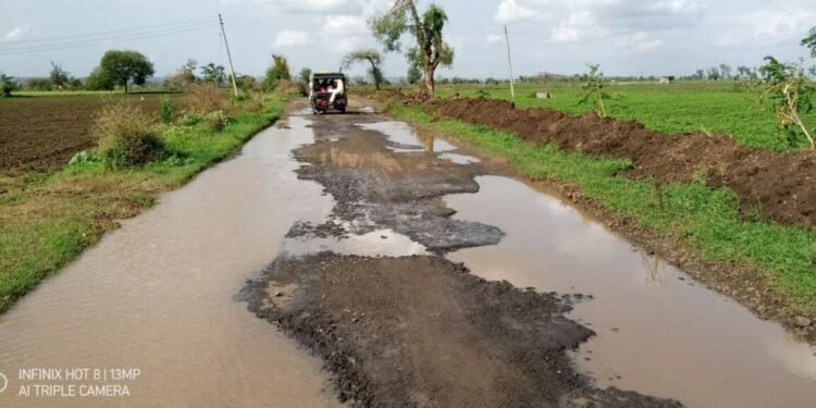 शिरड रस्ता बनला मृत्यूचा सापळा……
