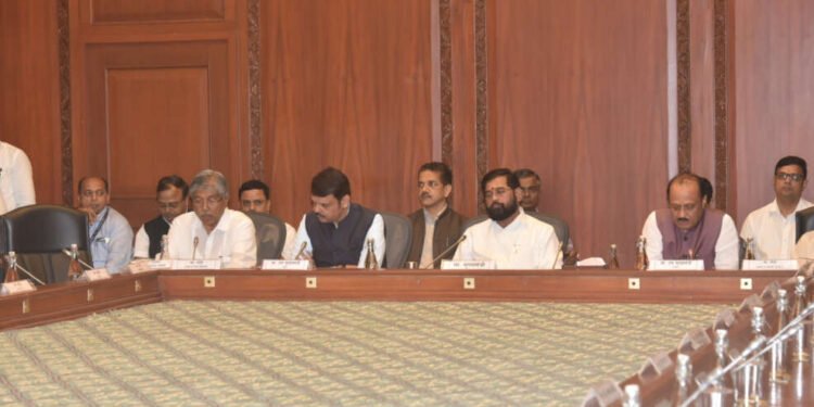 राजकीय पक्षांनी आरक्षणाबाबत आपली भूमिका लेखी कळवावी – मुख्यमंत्री