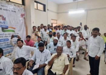 बदनापूर तालुक्यातील प्रशासकीय अधिकाऱ्यांची खासदार डॉ कल्याणराव काळे यांनी घेतली आढावा बैठक