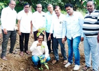 वृक्षारोपण हा एक संस्कार झाला पाहिजे -डॉ. दिलीप पुंडे