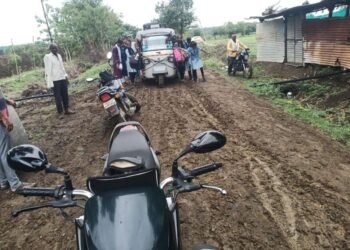 मौजे कुडली गावाला जाणारा रस्ता तात्काळ दुरुस्त करण्यासाठी तहसिलदार यांना निवेदन सादर…!