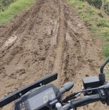 बेलोरा ते जानेफळ रोडवरील कुटुंबरेवाडी रस्त्याची दुरवस्था….