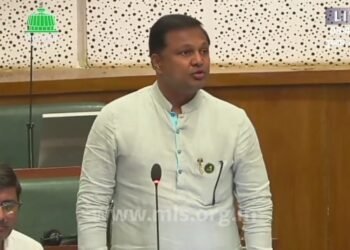 नायगाव मतदार संघाचे आमदार राजेश पवार यांनी मतदार संघातील विविध समस्या चे विधेयक अधिवीशनात मांडून अवाज उठविला .