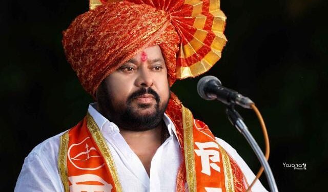 आजारी असतानाही आ.शहाजीबापू पाटील विधानपरिषदेच्या मतदानासाठी विधीमंडळात दाखल