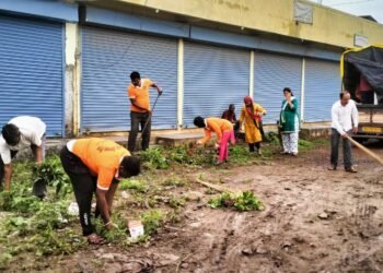 जागर स्वच्छता अभियान टीमच्यावतीने पालखी तळाची स्वच्छता.