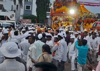 श्रीपुरमध्ये संतश्रेष्ठ तुकाराम महाराज पालखीचे उत्साहात स्वागत .