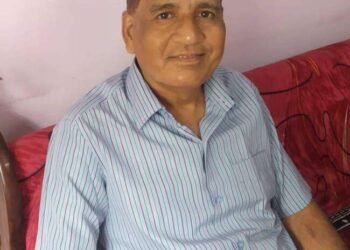 सोलापुरातील ज्येष्ठ पत्रकार अविनाश व्यंकटेश कुलकर्णी वय 64 यांचे अल्पशा आजाराने आज दि.13 रोजी सायंकाळी 7:30 वाजता निधन झालं.