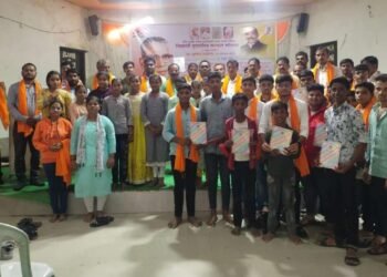 स्व. वसंतराव नाईक जयंतीनिमित्त गोरसिकवाडी तर्फे गुणवंत विद्यार्थ्यांचा सत्कार []