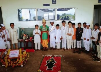 विठ्ठलनामाची शाळा भरली