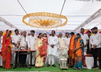 व्हीपीके उद्योग समूह कवळे गुरुजी फाउंडेशन च्या वतीने आयोजित भव्य रक्तदान शिबीर व ५००० वृक्षलागवड तसेच आत्महत्या गृस्त कुटुंबियांना पिठाची गिरणी व शिलई चे वाटप .