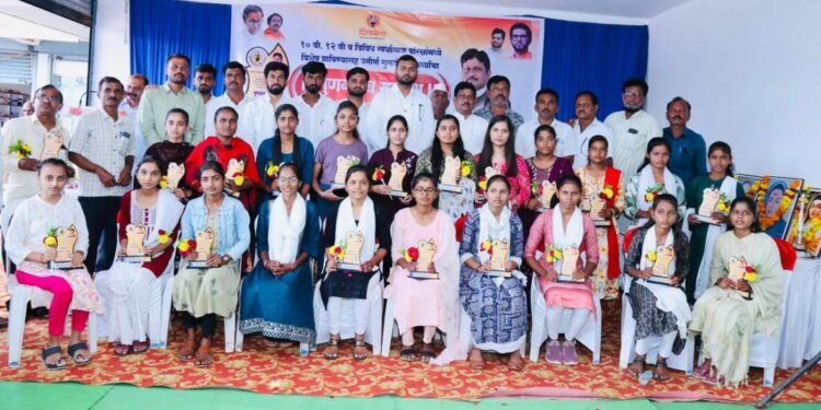 विद्यार्थींनी उच्चशिक्षण घेऊन स्वलंबी व्हावे! – माजी मा. चोथे
