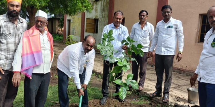 डॉ. शंकरराव चव्हाण हे निष्कलंक चरित्र्याचा हिमालय होते -ज्येष्ठ साहित्यिक डॉ. सुरेश सावंत