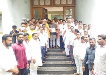 गजापुर प्रकरणी मुदखेड कॉंग्रेस कमिटीच्या वतीने तहसीलदार यांना निवेदन*