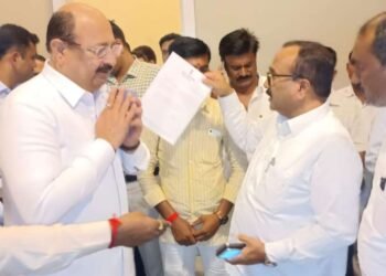 मोदी आवास योजनेतील घरकुलासाठी तात्काळ निधीची तरतूद करावी ; मा.आम. दिपकआबा साळुंखे पाटील