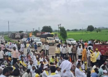 [] अंनतवारच्या सातव्या दिवशीच्या उपोषणाने ओबीसी समाज उतरला रस्त्यावर []