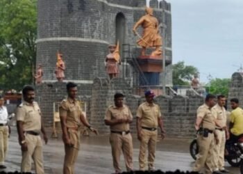 सोलापूरात दुचाकी आणि चार चाकी वाहनांच्या तपासणीची मोहीम