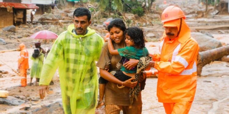 वायनाडमध्ये भूस्खलानामुळे 36 जणांचा मृत्यू, 70 जखमी