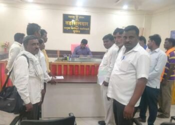 बहिण लाडकी योजनेसाठीची रॅशन कार्डाची अट रद्द करा – श्रावणबाळ नरबागे