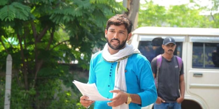 दोन प्रशासन अधिकाऱ्यांसह दोन लिपिकांना निलंबित करण्याचे आयुक्तांनी सिईओंना दिले निर्देश