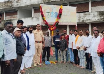 मुदखेड शहरात विविध ठिकाणी लोकशाहीर अण्णाभाऊ साठे जयंती साजरी