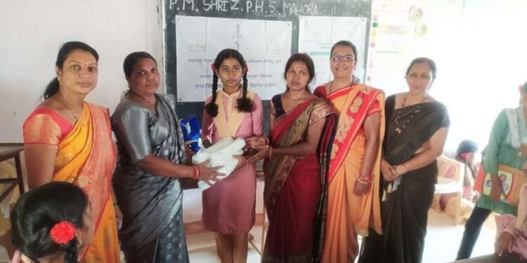 माहोरा येथील जिल्हा परिषद प्रशाला मध्ये मुलीचे प्रशिक्षण शिबिर