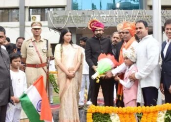 महाराष्ट्र शासनाचा अल ईम्रान प्रतिष्ठानला जिल्हा युवा पुरस्कार प्रदान