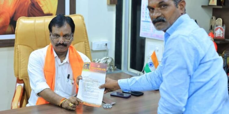 तेलंगा राज्याप्रमाणे शेतकरी यांना कर्जमुक्ती व खरीप हंगामा च्या पेरणी अगोदर आर्थिक मद्त करा अन्यथा उपोषण . साहेबराव पाटील शिंदे