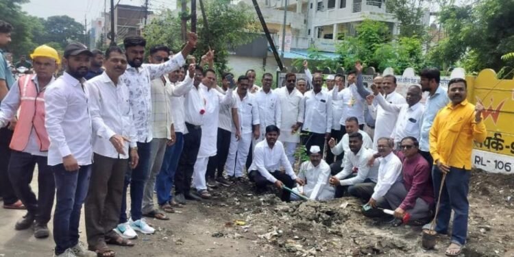 सामाजिक विचार मंचच्यावतीने महावृक्षारोपण