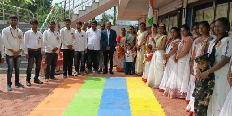 लोहकरे पब्लिक स्कूल मध्ये स्वातंत्र्य दिन साजरा