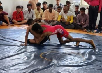 राजे शहाजी महाविद्यालयामध्ये तालुकास्तरीय कुस्ती स्पर्धा संपन्न