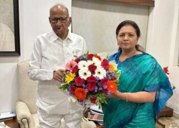 मुंबई येथील सिल्वर ओक येथे शरदचंद्र पवार यांची आशाताई शिंदे यांनी घेतली सदिच्छा भेट