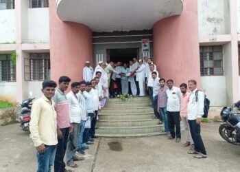 मंठा तालुक्यातील स्वस्त धान्य दुकानदारांकडून ई – पॉसची अंत्ययात्रा….