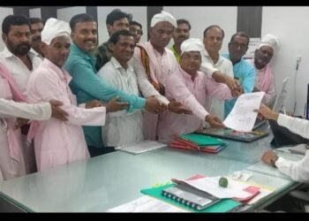 चक्रधर स्वामी यांची जयंती सर्व स्थरावर साजरी करावी करीता जिल्हाधिकारी यांना निवेदन