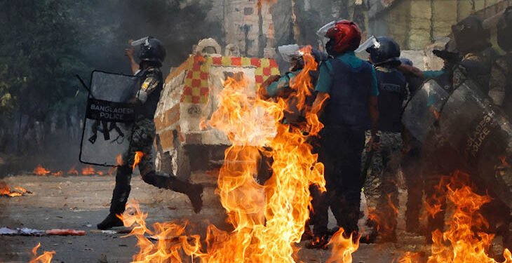 बांग्लादेशात हिंसाचारात एकाच दिवशी १०० ठार