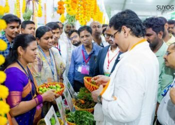 राज्यस्तरीय कृषी प्रदर्शनाची कृषिमंत्री धनंजय मुंडेंकडून पाहणी