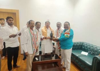 पतसंस्थांच्या जोखडातून शेतकरी राजास मुक्त करा