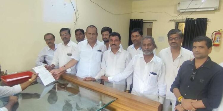 बांग्लादेशातील हिंदू समाजावरिल हल्ले थांबविण्याची मागणी