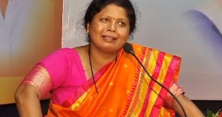 अपने इलाखे मे तो कुत्ता भी शेर होता है! – सुषमा अंधारे