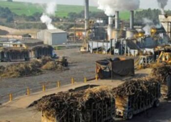 सत्ताधाऱ्यांच्या साखर कारखान्यांना १,५९० कोटी रुपयांची थकहमी