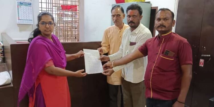 अर्धापूर नगर पंचायत प्रशासनाला दिले निवेदन