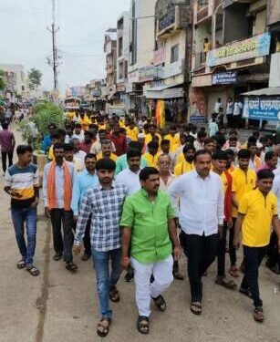 पदयात्री साई भक्तांचे शहर प्रमुख वैजनाथ बोराडे यांच्याकडून स्वागत