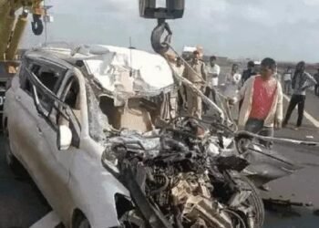 दिल्ली-मुंबई द्रुतगती मार्गावर भीषण अपघात; चौघांचा जागीच मृत्यू !