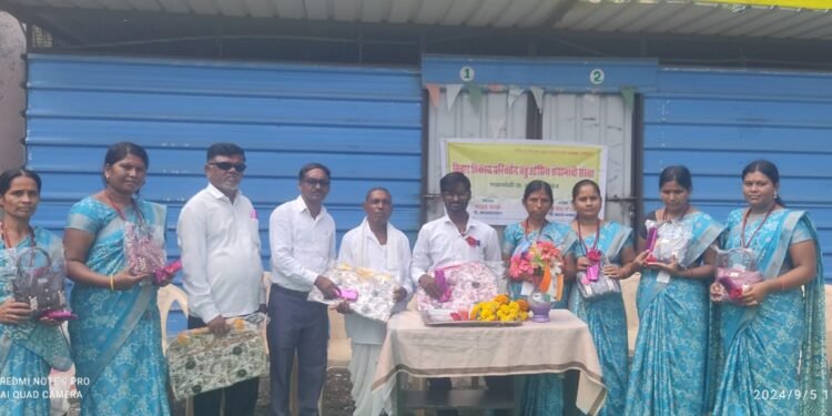 विचार विकास परिवर्तन बहुउद्देशीय सेवाभावी संस्थेच्या वतीने शिक्षकांचा सन्मान